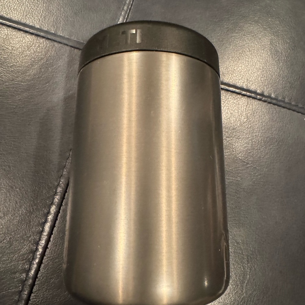 Yeti, 12 OZ Colster® Can Cooler, Silver